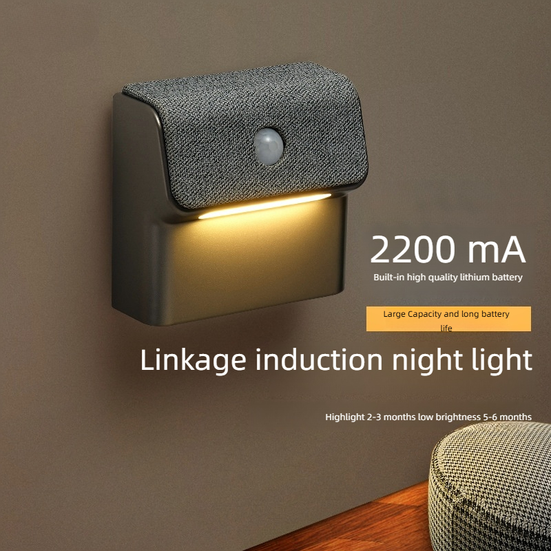 Outdoor Lighting With Outlet - Inteligentna lampa ścienna z czujnikiem ruchu