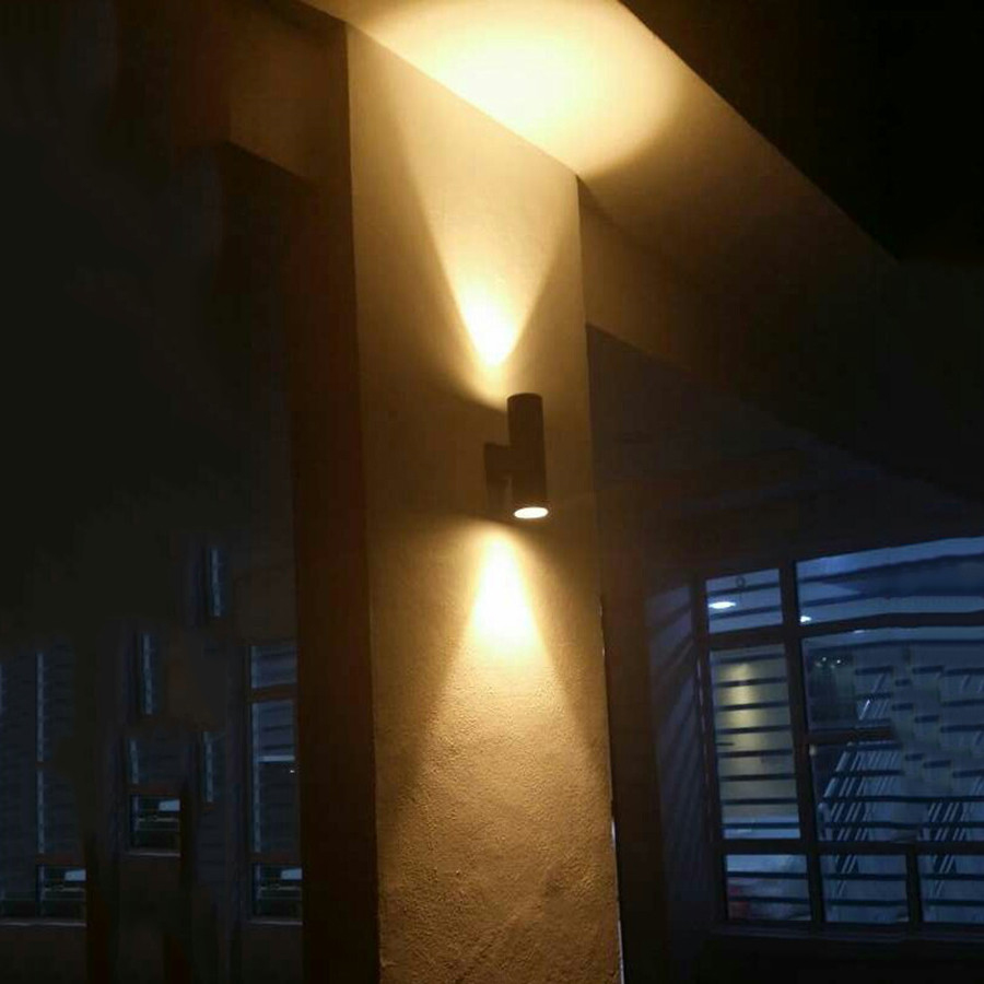 Lampa Ścienna LED na Werandę,  – Outdoor Lighting With Outlet recenzja i cena